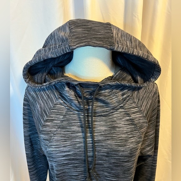 Athleta pullover in space gray  | XS - Picture 5 of 10